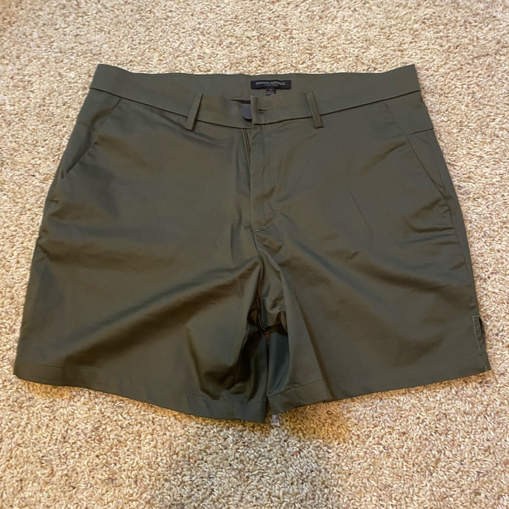 Men’s 34” Banana Republic shorts